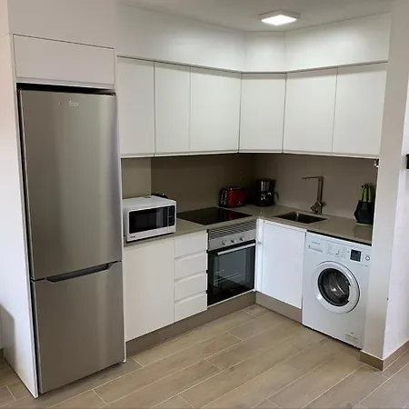 Volledig Gerenoveerd 2-slaapkamerappartement In Fairways Club Tenerife Zuid Apartmán