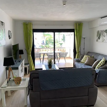 Apartmán Volledig Gerenoveerd 2-slaapkamerappartement In Fairways Club Tenerife Zuid