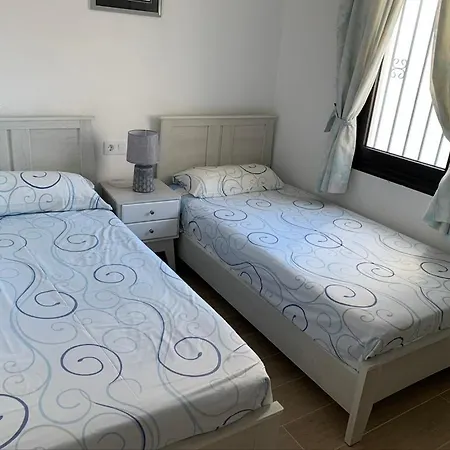 Apartmán Volledig Gerenoveerd 2-slaapkamerappartement In Fairways Club Tenerife Zuid *